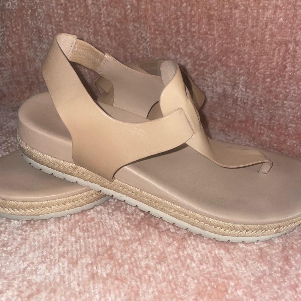 Vince Thong Nude Sandals - Picture 4 of 4